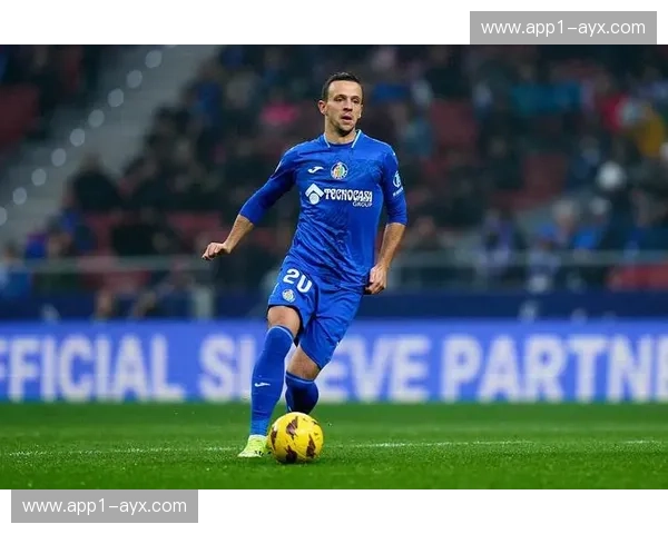 赫塔菲防守端心理压力管理,面对强敌容易出现低级失误 赫塔菲防守端心理压力管理,面对强敌容易出现低级失误