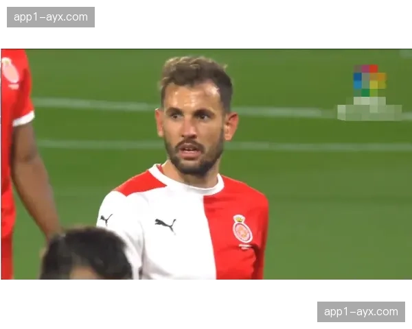 前裁判克拉滕伯格支持判罚 称阿玛德倒地若给点球很牵强